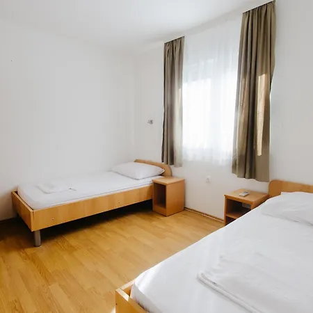 Sobe Kozina Проживание в семье *