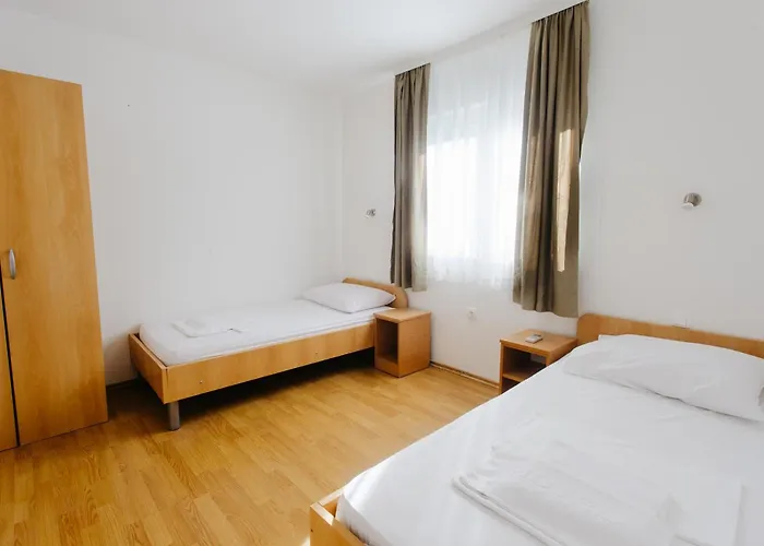 Sobe Kozina Quarto em Acomodações Particulares *